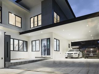 For sale 4 Beds house in Bangkok Noi, Bangkok