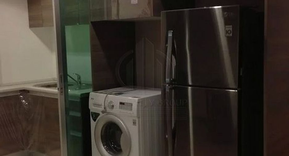 À vendre 3 chambres condo à Huai Khwang, Bangkok