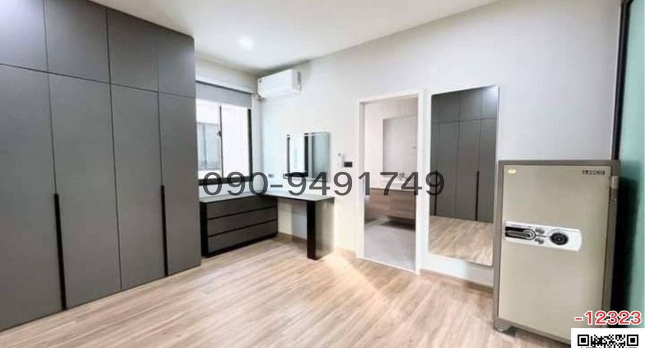 For rent 3 bedrooms townhouse in Chatuchak, Bangkok