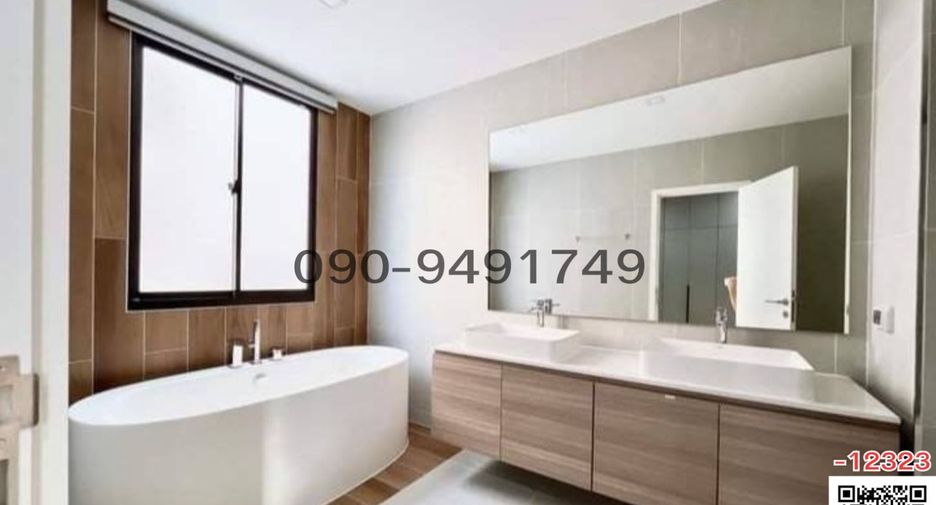 For rent 3 bedrooms townhouse in Chatuchak, Bangkok