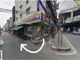 For sale 2 bed retail Space in Phra Khanong, Bangkok