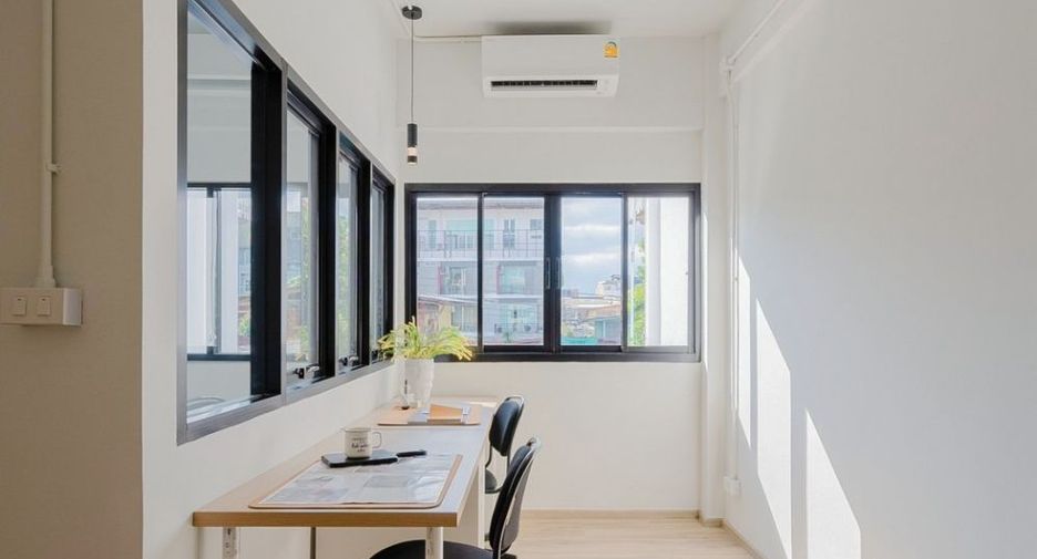 Casa adosada en venta de estudio en Bang Kho Laem, Bangkok