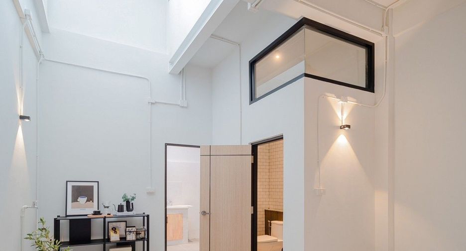 Casa adosada en venta de estudio en Bang Kho Laem, Bangkok