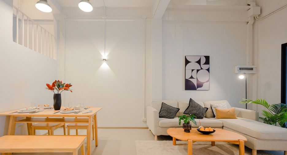Casa adosada en venta de estudio en Bang Kho Laem, Bangkok