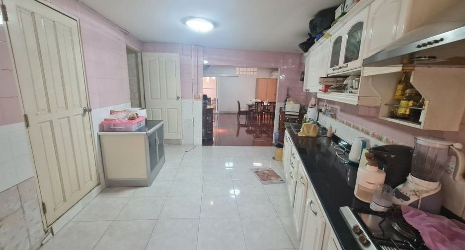 Casa en venta de 3 habitaciones en Sai Mai, Bangkok