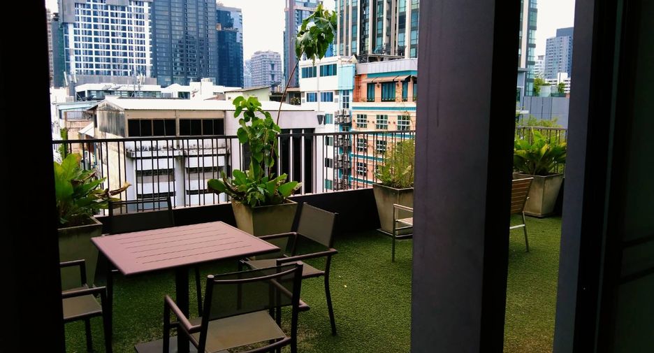 For rent 2 bedrooms condo in Khlong Toei, Bangkok