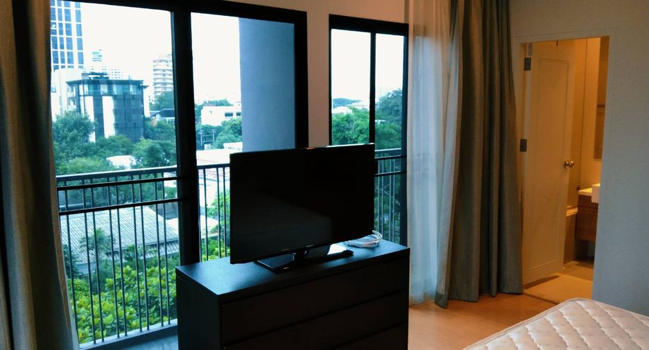 For rent 2 bedrooms condo in Khlong Toei, Bangkok