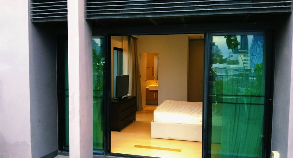 For rent 2 bedrooms condo in Khlong Toei, Bangkok