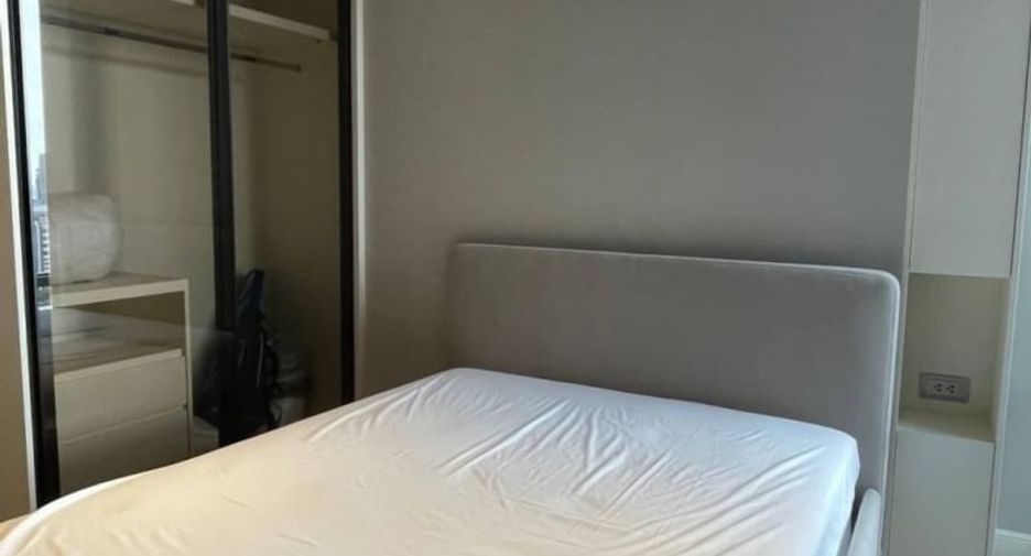 À louer 2 chambres condo à Bang Rak, Bangkok