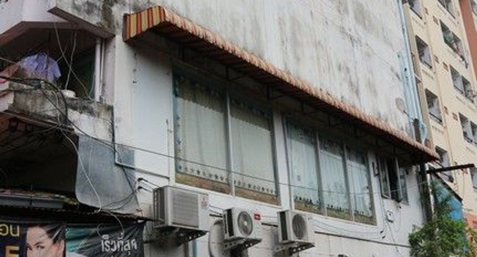 For sale 4 bedrooms retail Space in Chom Thong, Bangkok