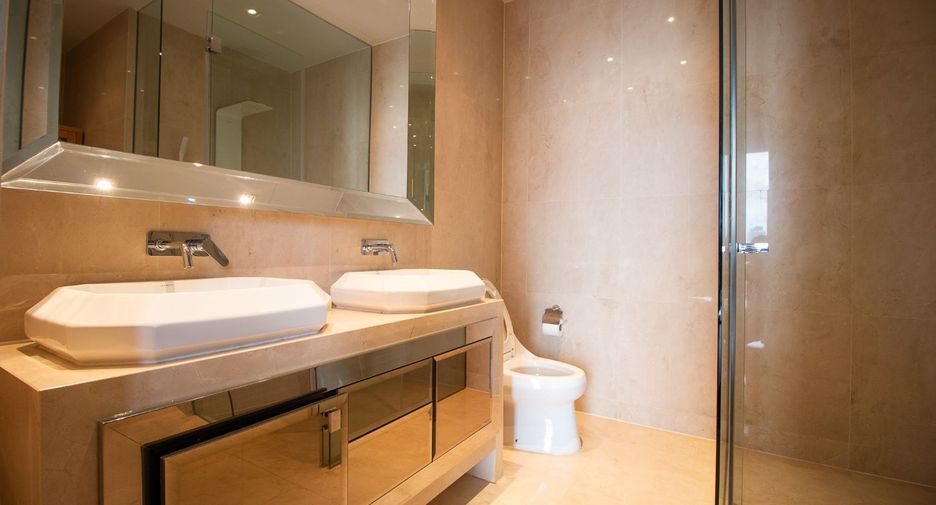 For rent 2 ベッドルーム condo in Khlong Toei, Bangkok