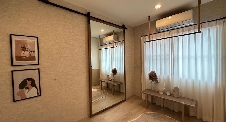 Casa adosada en alquiler de 3 habitaciones en Prawet, Bangkok