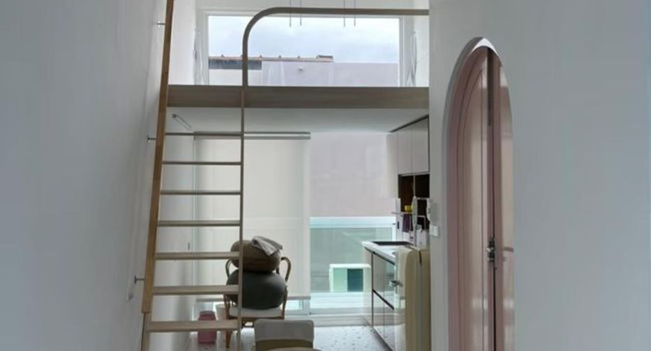 À louer 3 chambres maison à Phra Khanong, Bangkok