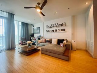 For rent 3 bedrooms condo in Pathum Wan, Bangkok