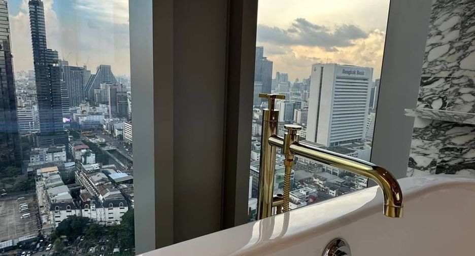 Condo en alquiler y en venta de 3 habitaciones en Sathon, Bangkok