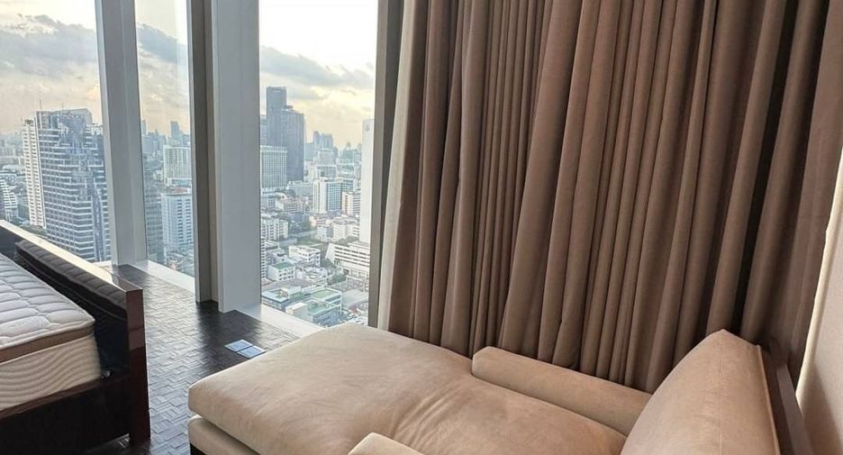 Condo en alquiler y en venta de 3 habitaciones en Sathon, Bangkok