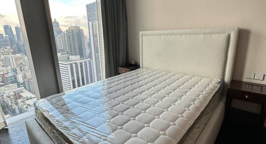 Condo en alquiler y en venta de 3 habitaciones en Sathon, Bangkok