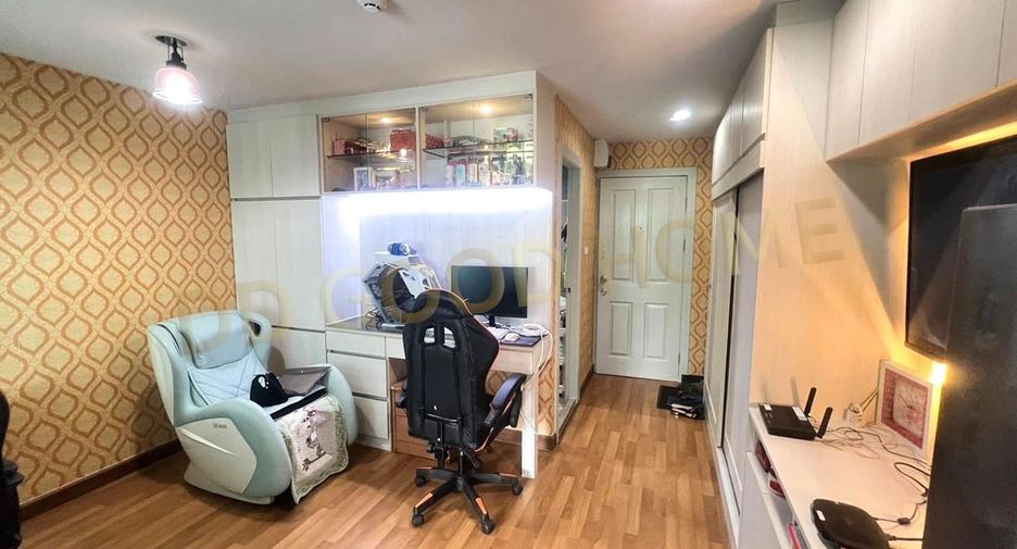 For sale 1 bed condo in Thon Buri, Bangkok
