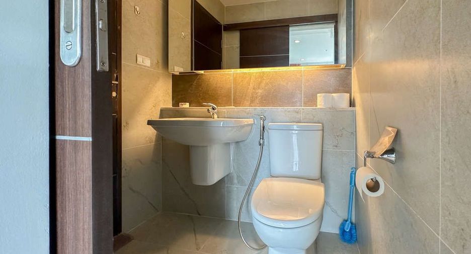 For sale 2 bedrooms apartment in Mueang Chiang Mai, Chiang Mai