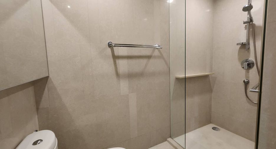 Продажа 2 спальни кондо в Щаттхана, Бангкок