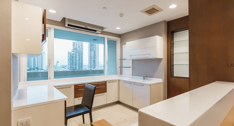 For rent and for sale 3 bedrooms condo in Khlong Toei, Bangkok