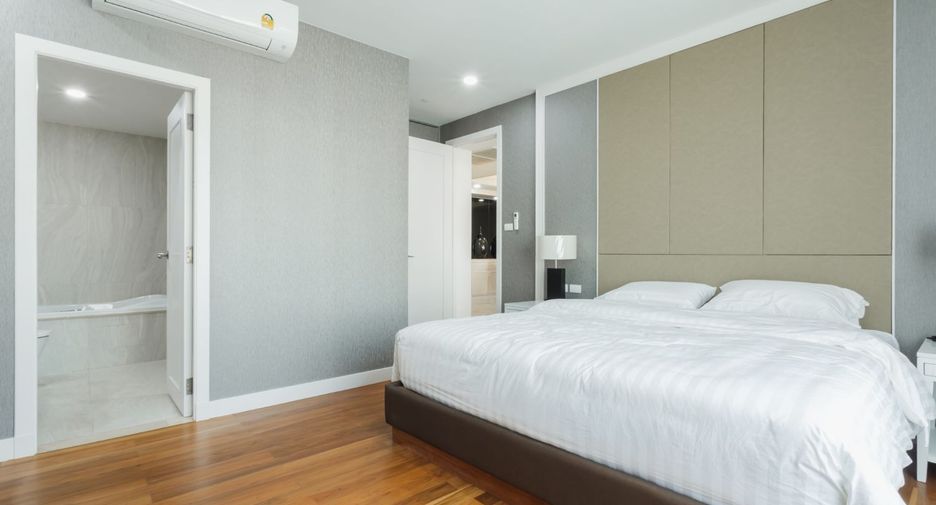 For rent and for sale 3 bedrooms condo in Khlong Toei, Bangkok