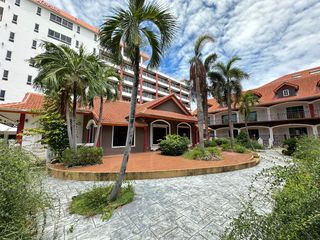 For sale 11 bed hotel in Pratumnak, Pattaya