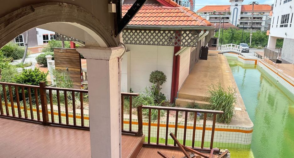 For sale 11 bed hotel in Bang Lamung, Chonburi
