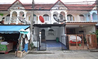 For sale 2 bed townhouse in Mueang Samut Prakan, Samut Prakan