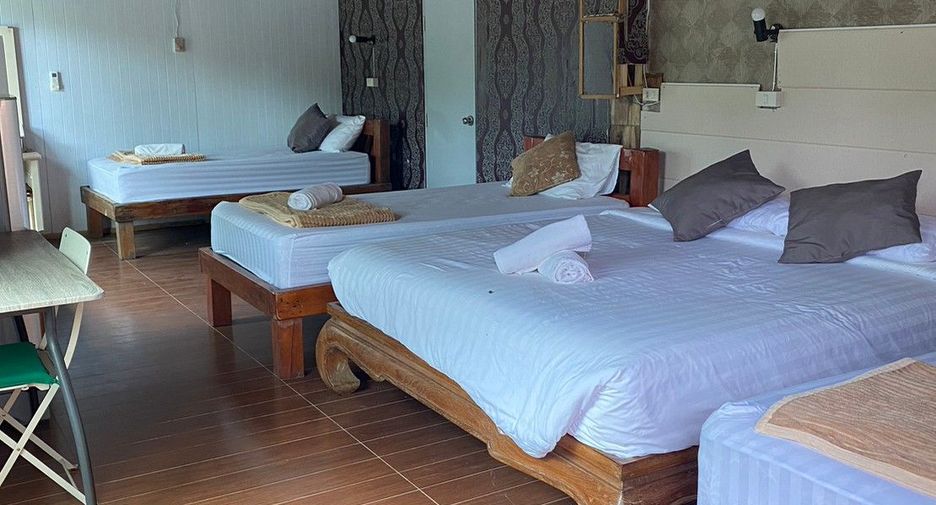 For sale 21 bed hotel in Prachantakham, Prachin Buri