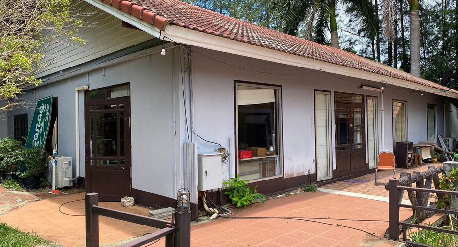 For sale 21 bedrooms hotel in Prachantakham, Prachin Buri