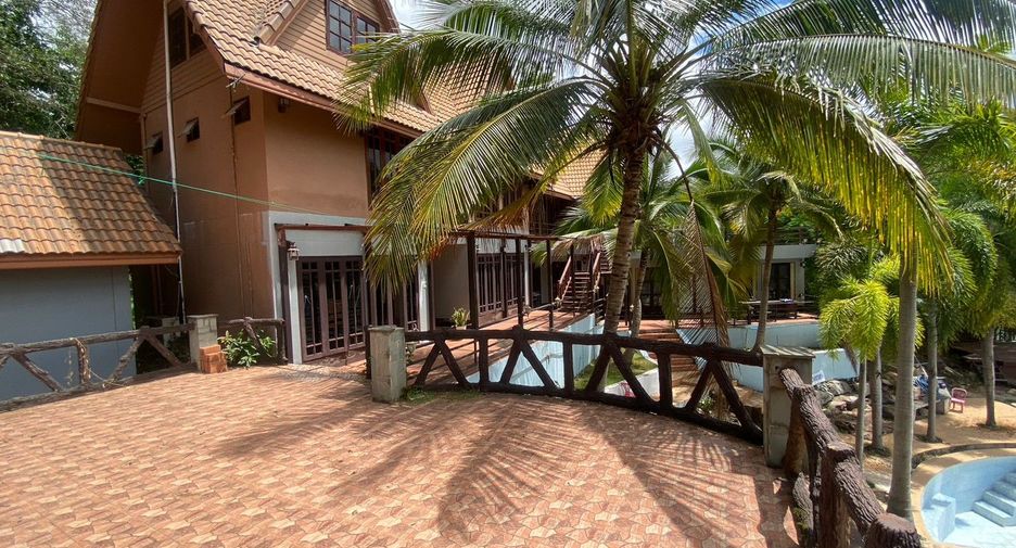 For sale 21 bedrooms hotel in Prachantakham, Prachin Buri