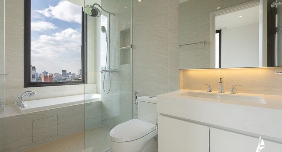 À vendre 2 chambres condo à Pathum Wan, Bangkok