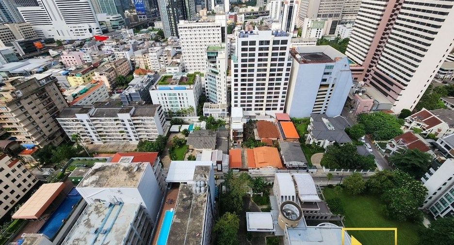 À louer 2 chambres condo à Watthana, Bangkok