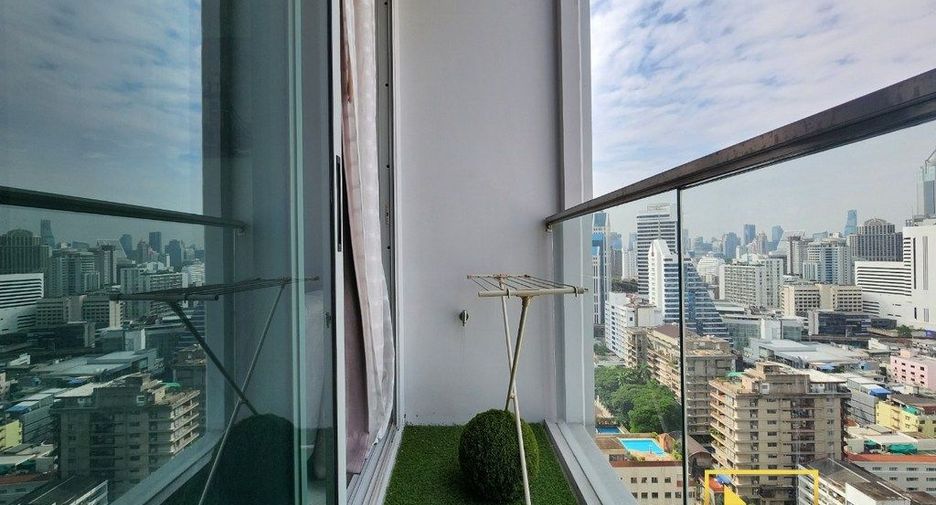 À louer 2 chambres condo à Watthana, Bangkok