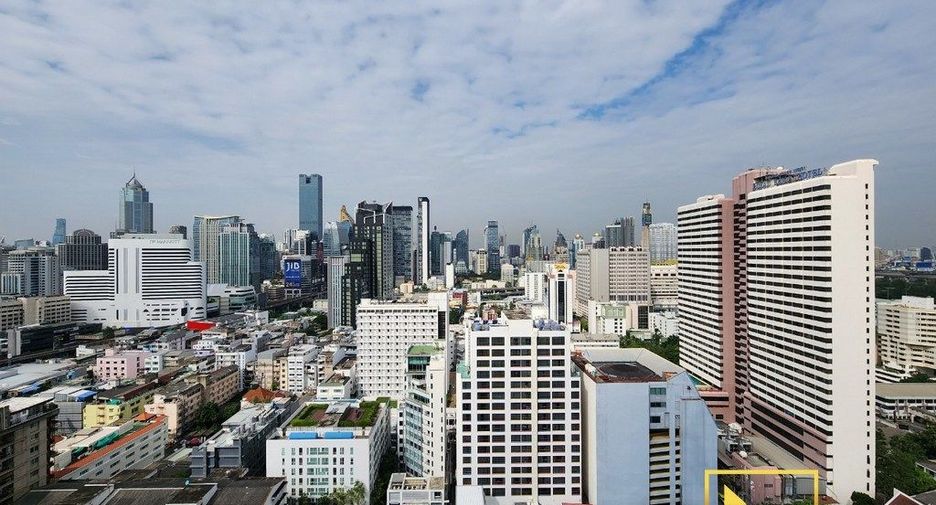 À louer 2 chambres condo à Watthana, Bangkok