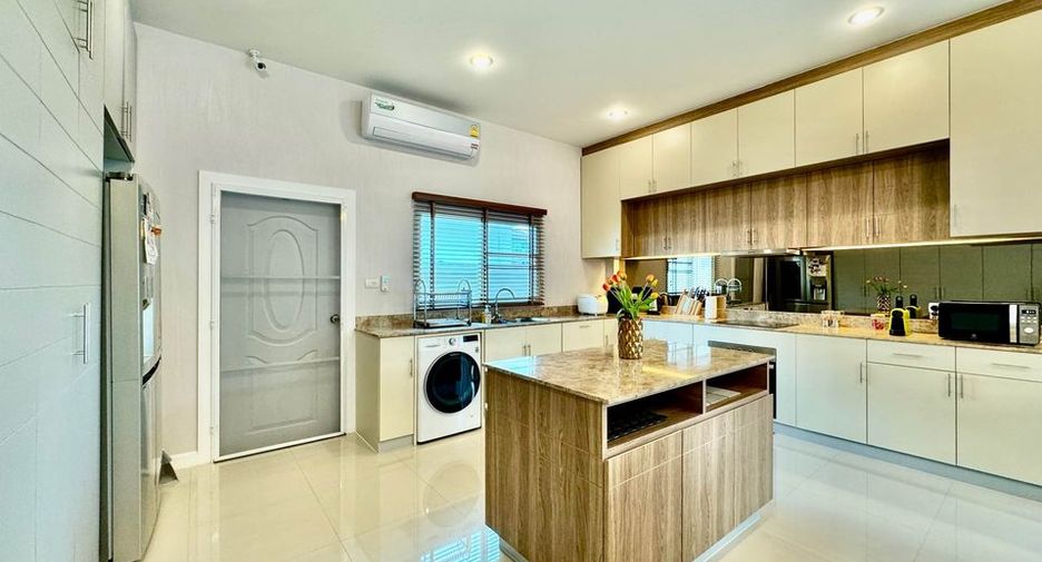 出租 和 出售 3 卧室 独立屋 在 Bang Lamung, Chon Buri