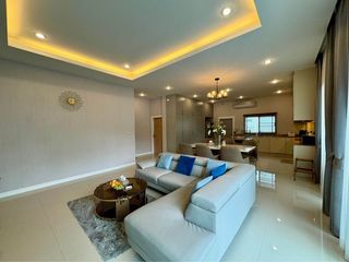 Haus zur Miete und zum Kauf mit 3 Zimmer in Bang Lamung, Chonburi