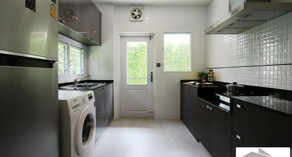 Haus zum Kauf mit 4 Zimmer in Bang Khen, Bangkok