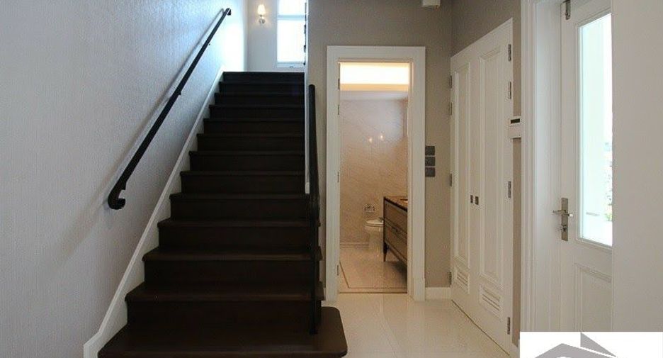 Haus zum Kauf mit 4 Zimmer in Bang Khen, Bangkok