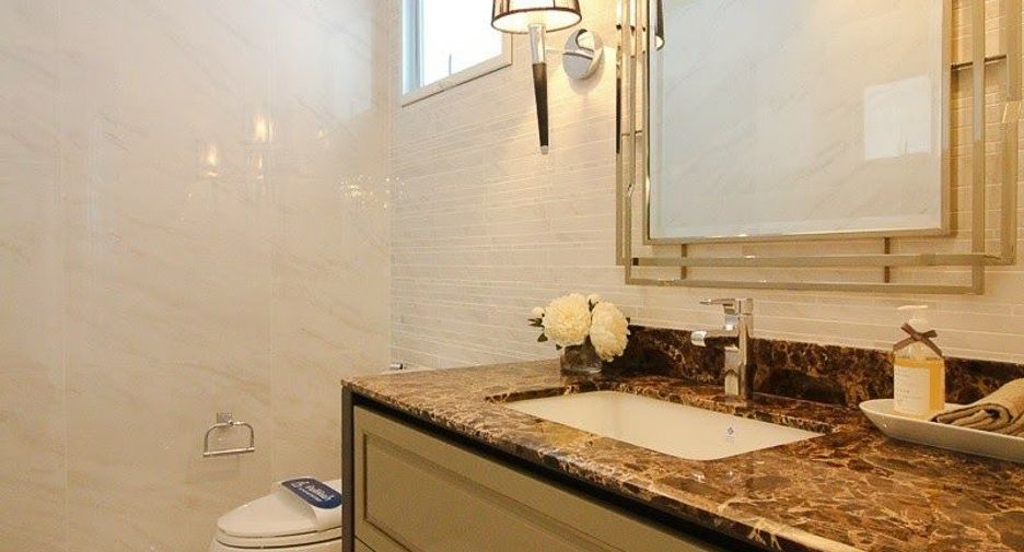 Haus zum Kauf mit 4 Zimmer in Bang Khen, Bangkok
