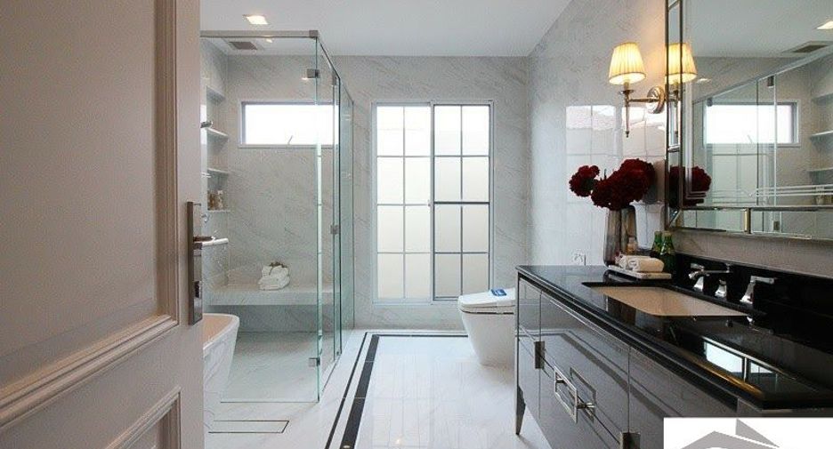 Haus zum Kauf mit 4 Zimmer in Bang Khen, Bangkok