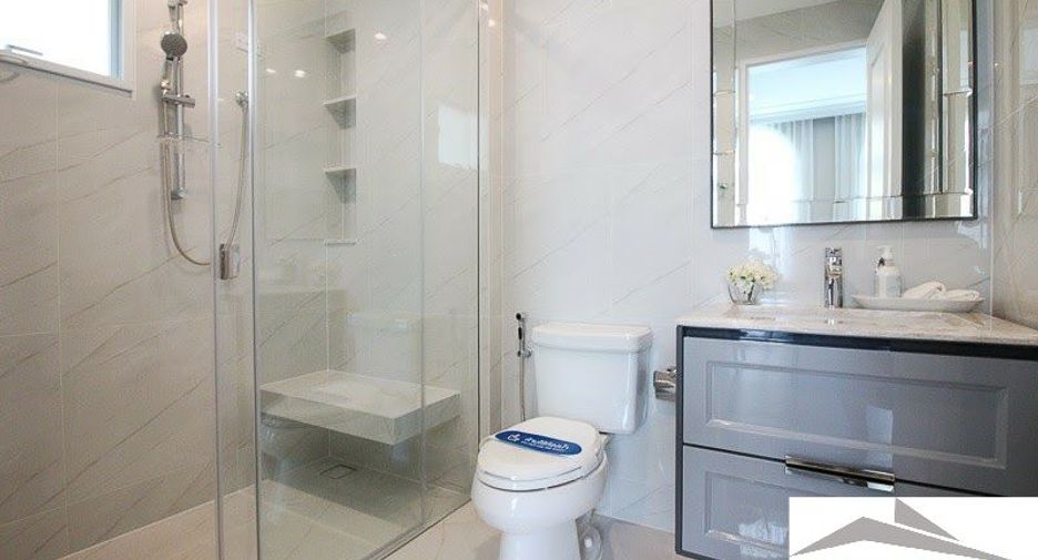 Haus zum Kauf mit 4 Zimmer in Bang Khen, Bangkok