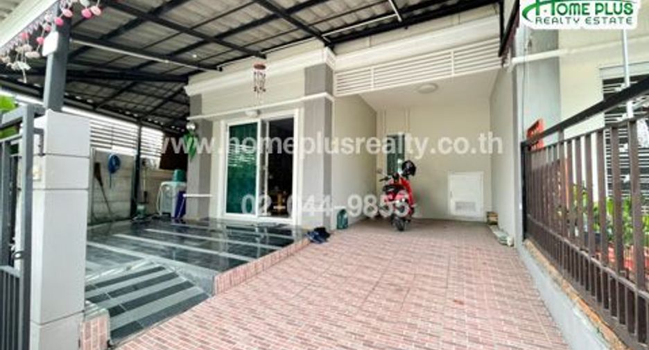 For sale 3 bedrooms townhouse in Mueang Pathum Thani, Pathum Thani