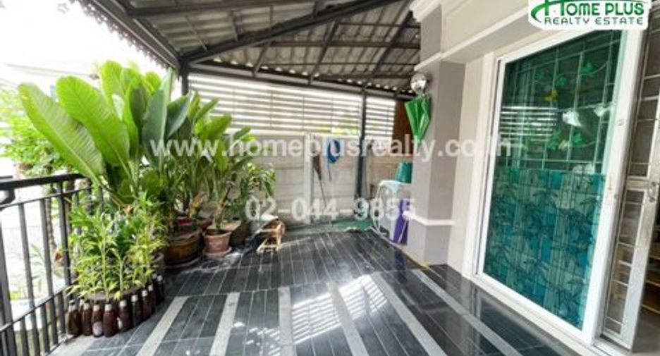 For sale 3 bedrooms townhouse in Mueang Pathum Thani, Pathum Thani