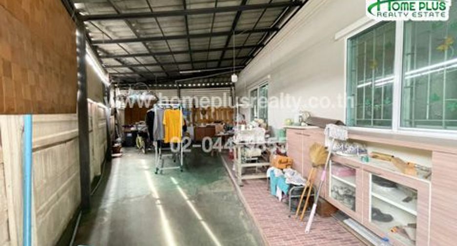For sale 3 bedrooms townhouse in Mueang Pathum Thani, Pathum Thani
