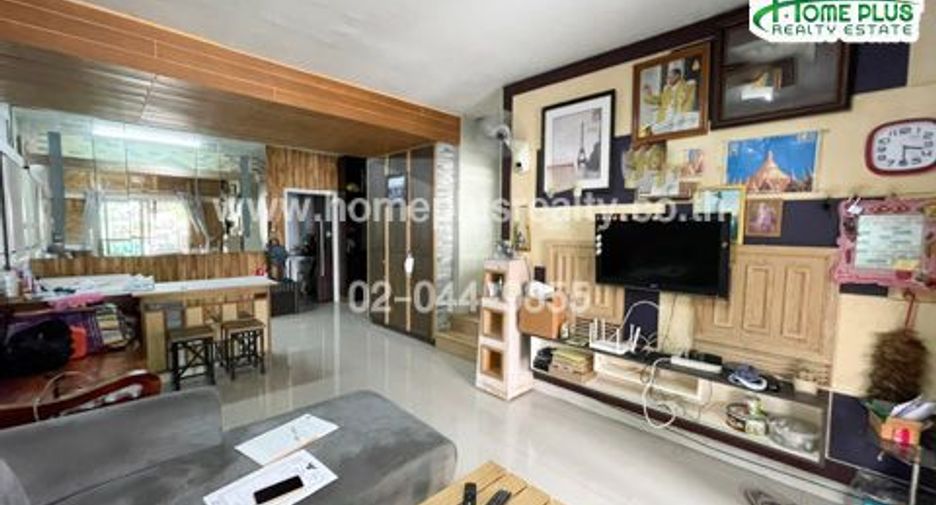 For sale 3 bedrooms townhouse in Mueang Pathum Thani, Pathum Thani