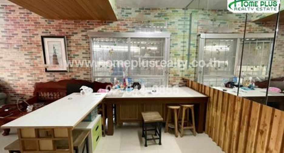 For sale 3 bedrooms townhouse in Mueang Pathum Thani, Pathum Thani