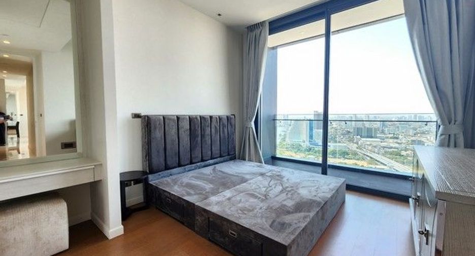 For rent 3 bedrooms condo in Bang Kho Laem, Bangkok