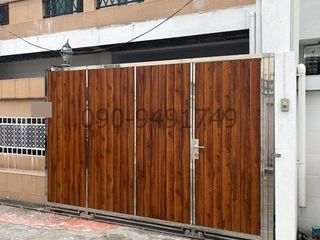 For rent 3 bedrooms house in Khlong Toei, Bangkok
